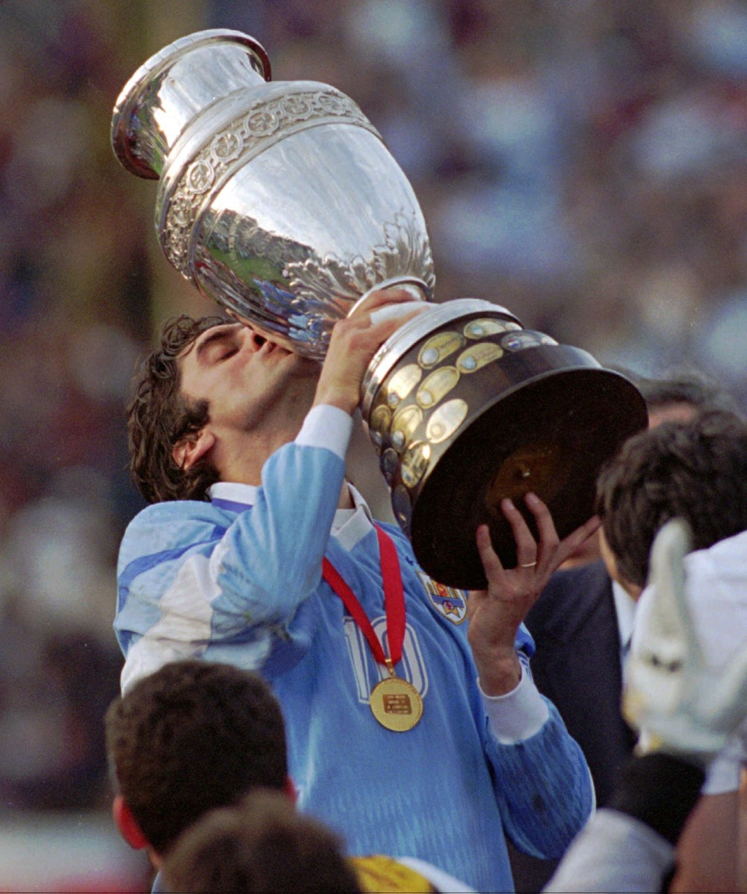 尤文主场逆转多特,戈丁绝杀出线的简单介绍 尤文主场逆转多特,戈丁绝杀出线的简单介绍